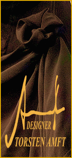 Vista detallada de la estructura de textiles de negro vestido de verano en textiles de seda salvaje con drapeado en la cadera fabricados por diseador de moda alemn Torsten Amft de Berln.